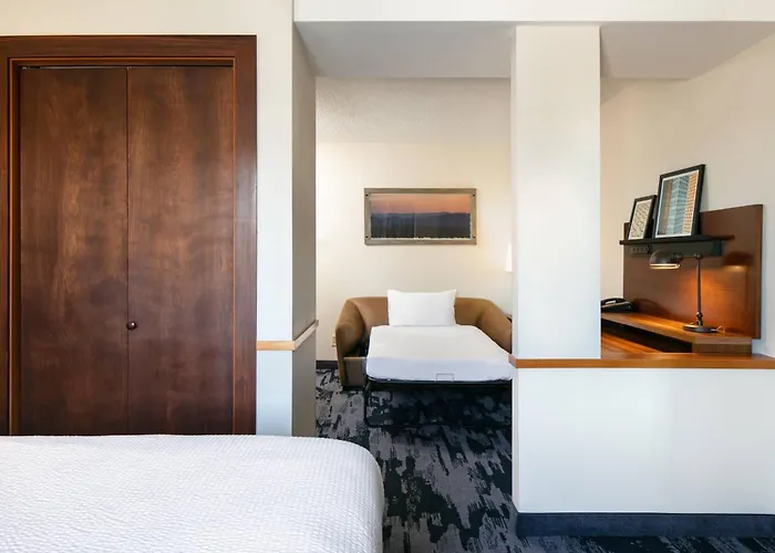 Hotel Fairfield & By Marriott 3*