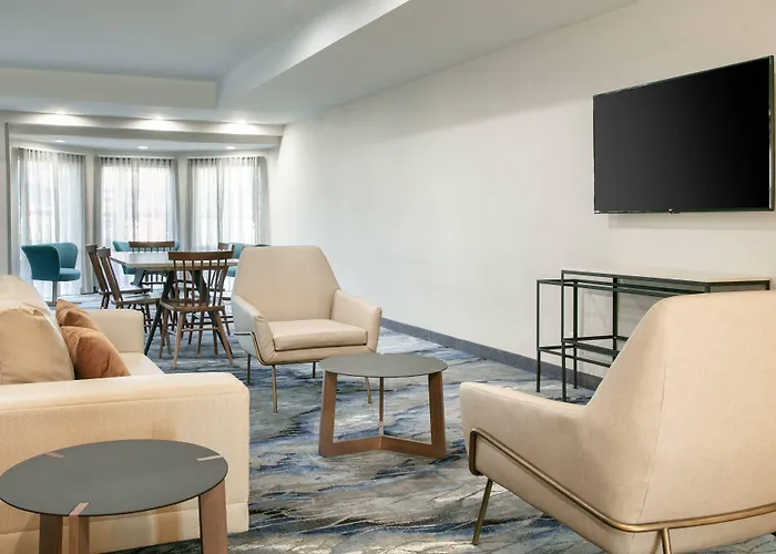Hotel Fairfield & By Marriott Tulsa