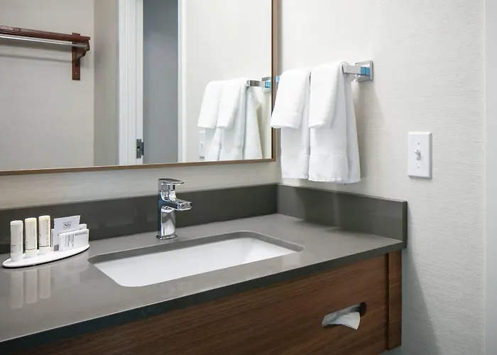Hotel Fairfield & By Marriott 3*