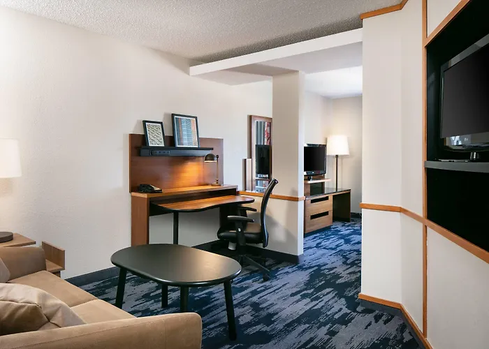 Hotel Fairfield & By Marriott
