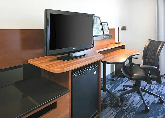 Hotel Fairfield & By Marriott Tulsa