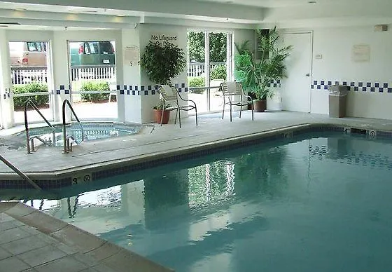 Hotel Fairfield & By Marriott